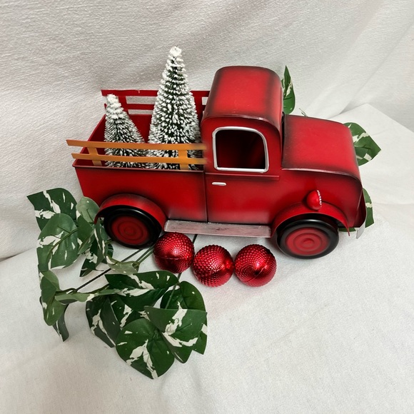 NWT Signature Select Seasons Metal truck with trees! #55 - Picture 4 of 7